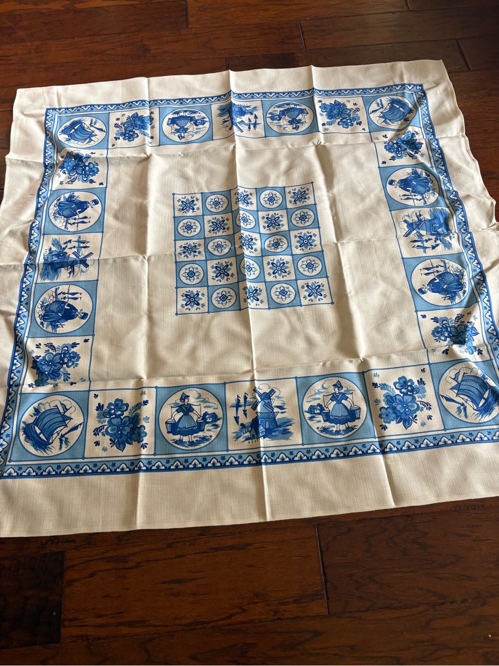 Source Unknown Blue and White Delft-Style Table Linen